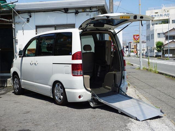 MY2005 Toyota Noah Welcab 91000km