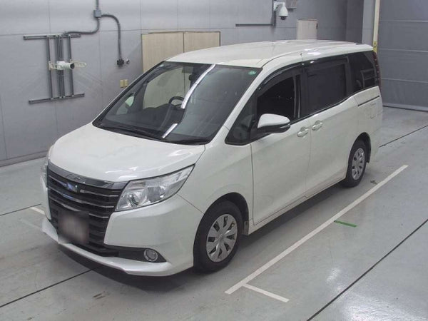 MY2015 Toyota Noah Welcab 116000km